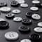 Boutons Favorite Findings de Bluementhal Findings, noir et blanc